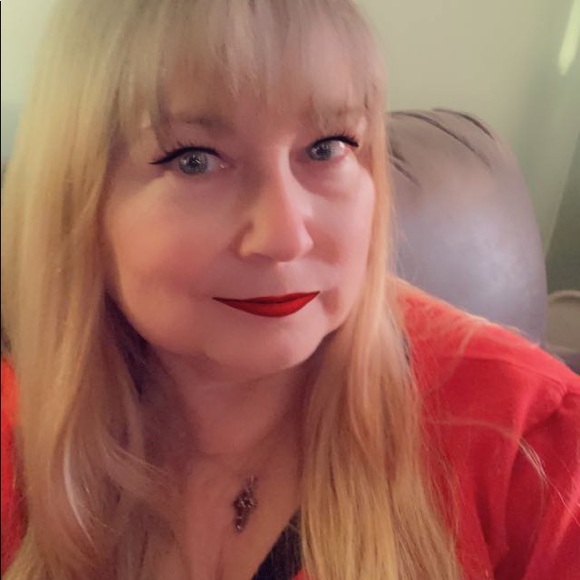 Meet your Posher, Barbara Posh Ambassador - Picture 5 of 5